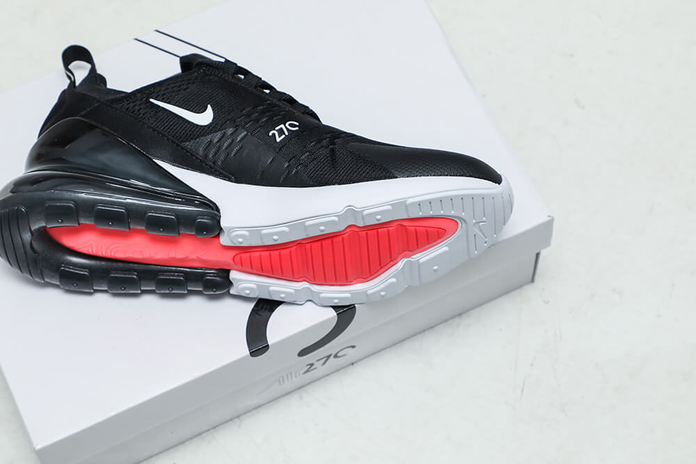 NIKE SPORTSWEAR<br>AIR MAX 270